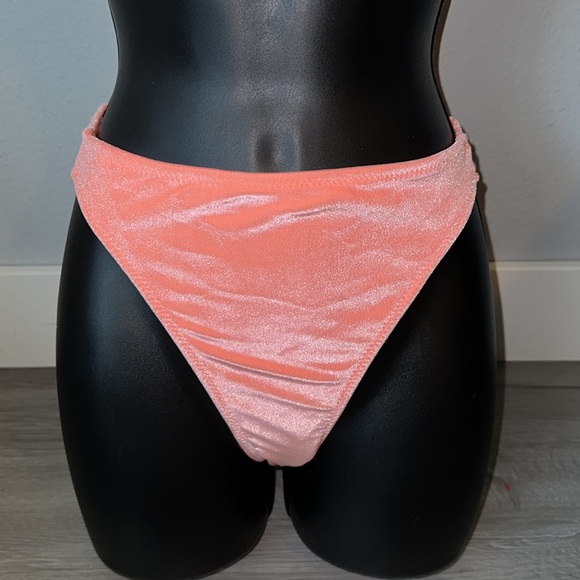 Coral orange velvet slight dip neck line swimsuit set. - Picture 7 of 16